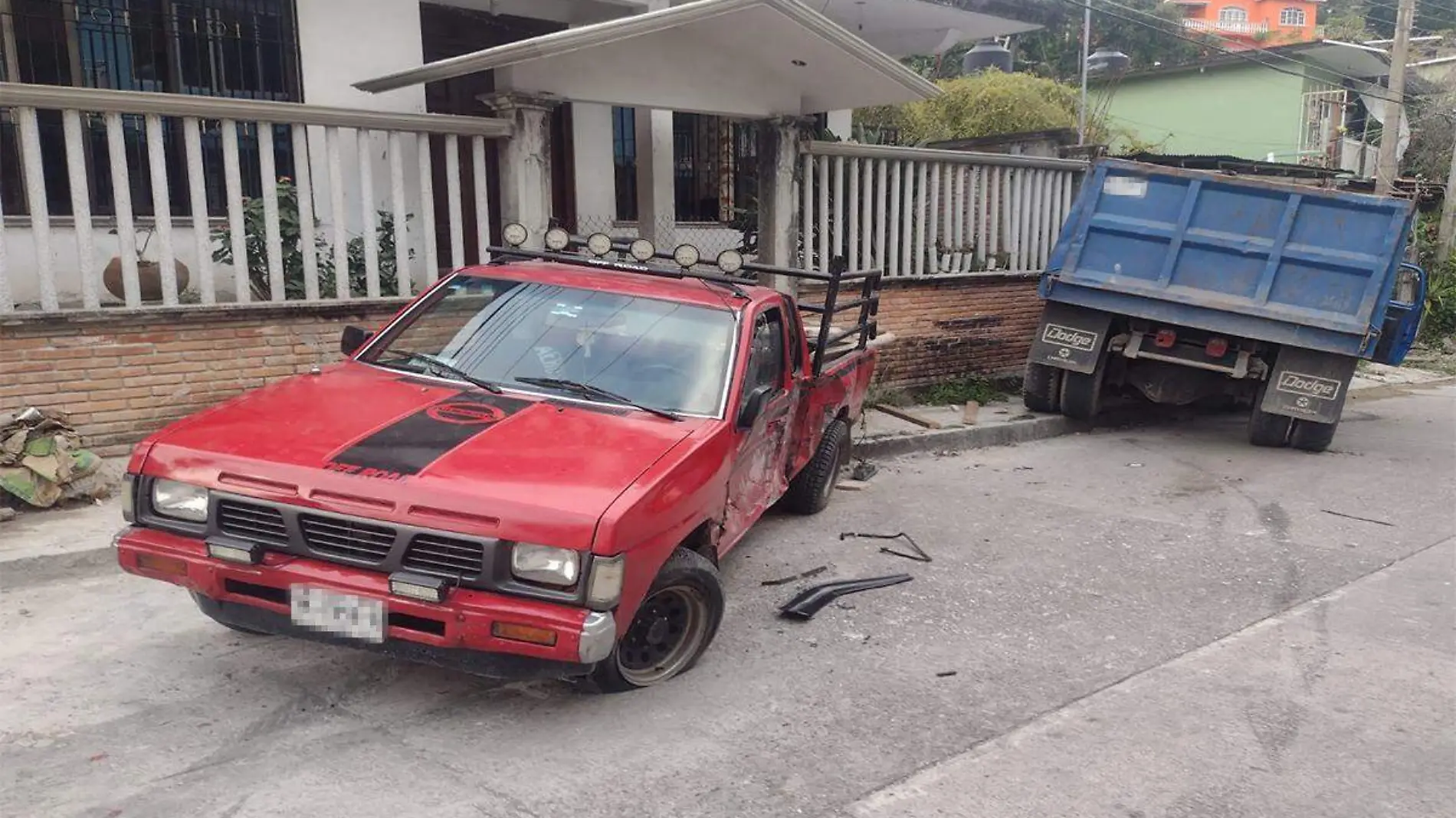 Accidente de camióon y camioneta en Papantla